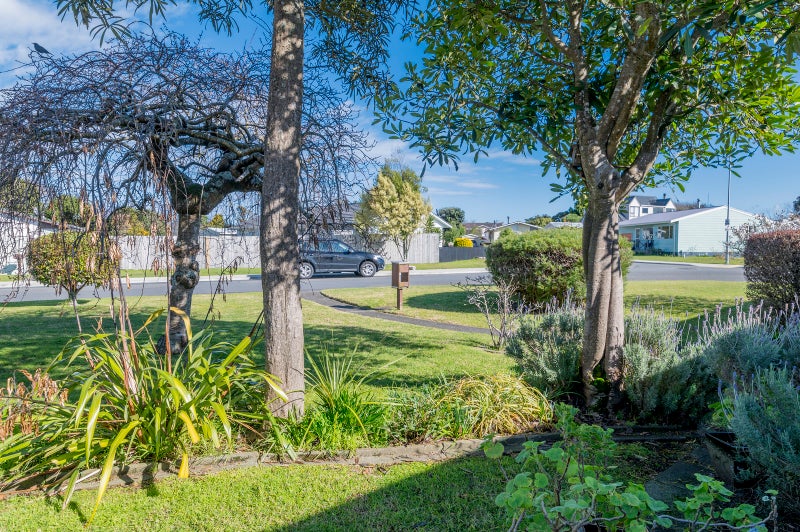 33 Manawa Avenue, Raumati Beach, Paraparaumu - Carousel 19