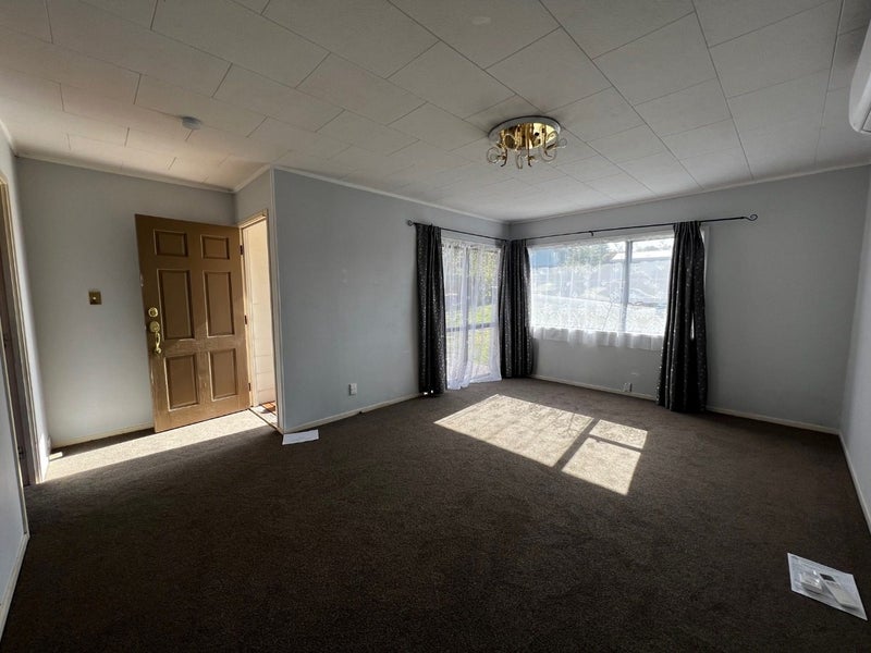 119 Athena Drive, Totara Vale, Auckland - Carousel 2