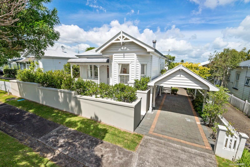 27 Cowper Street, Devonport, Auckland - Carousel 1