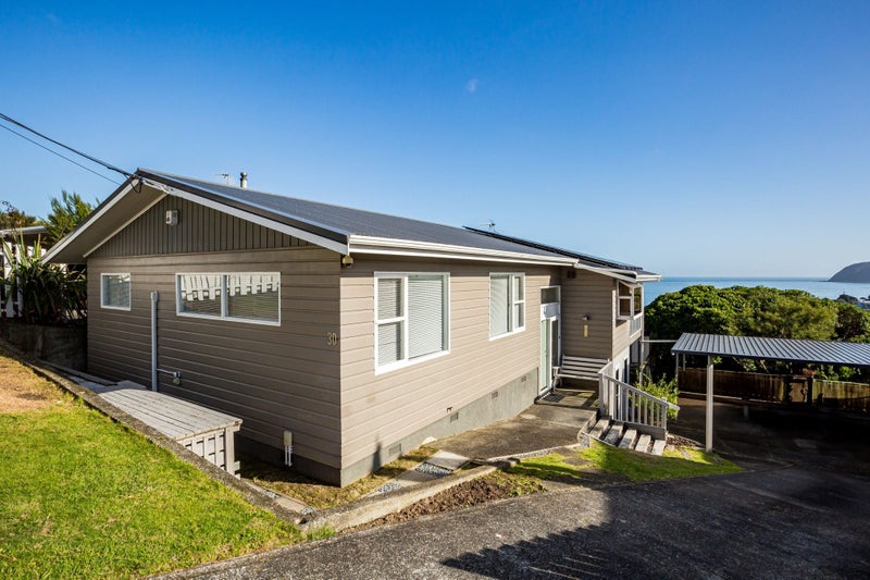 30 Taupo Crescent, Plimmerton, Porirua - Carousel 1