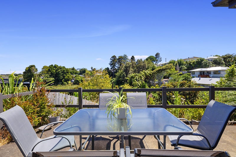 48 Magnolia Drive, Westown, New Plymouth - Carousel 2