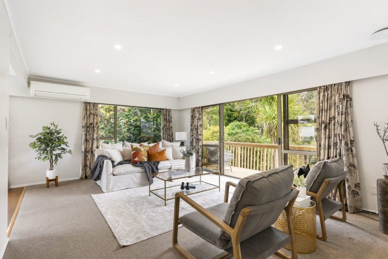 12 Lancelot Place, Glenfield, Auckland - Carousel 2