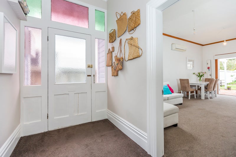 6 Toru Street, Lyall Bay, Wellington - Carousel 2