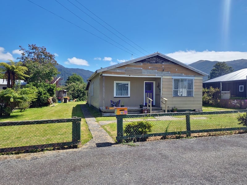 13 Hart Street, Blackball, Greymouth - Carousel 13