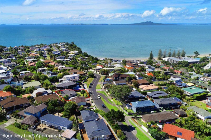 1/8 Orchard Road, Waiake, Auckland - Carousel 1