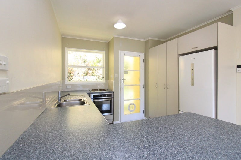 1/22 Mccoll Street, Vogeltown, Wellington - Carousel 2