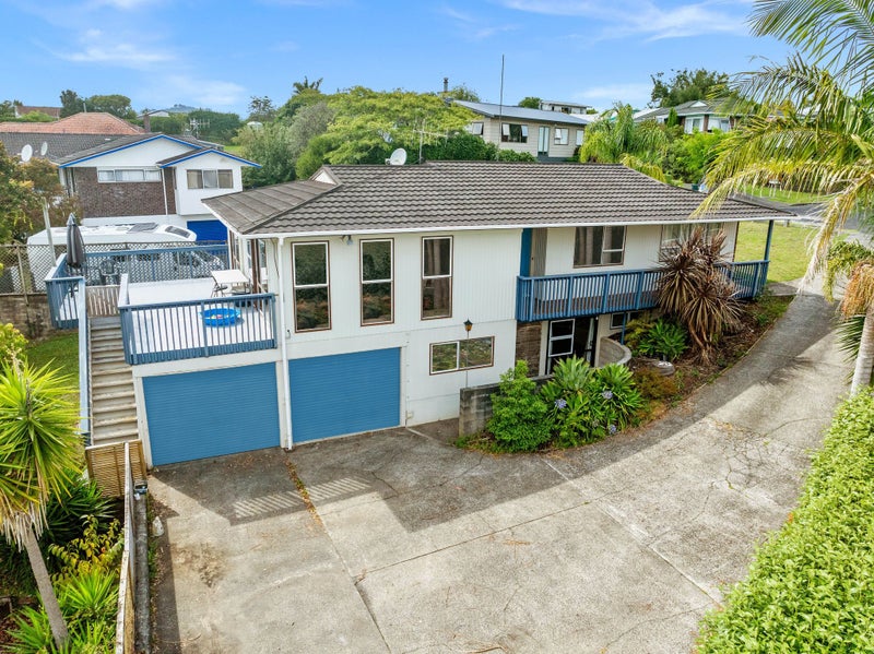 12 Lockesley Place, Onerahi, Whangarei - Carousel 1