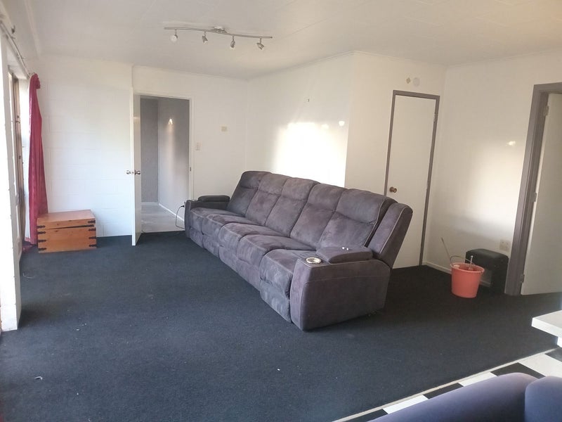 16 Valhalla Drive, Beach Haven, Auckland - Carousel 2