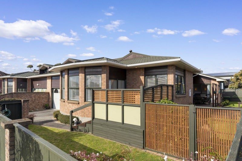 74A Eatwell Avenue, Paraparaumu Beach, Paraparaumu - Carousel 1