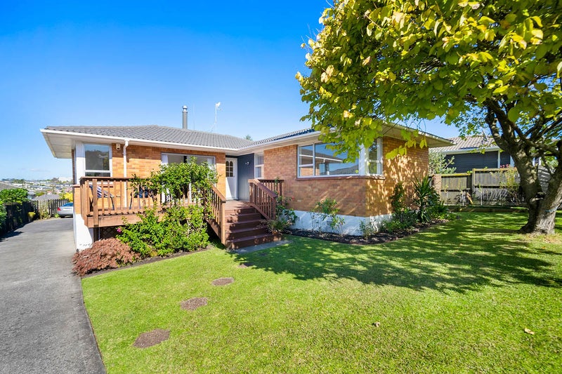 18 Dallas Place, New Windsor, Auckland - Carousel 2