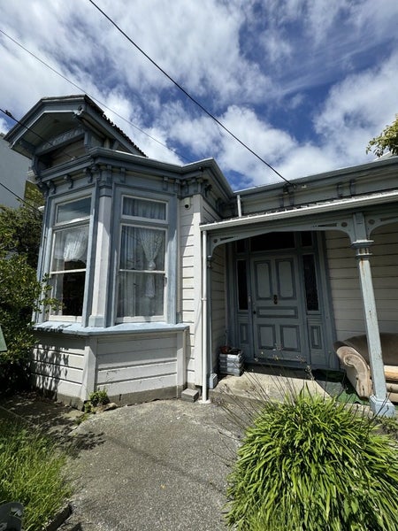37 Te Wharepouri Street, Berhampore, Wellington - Carousel 1