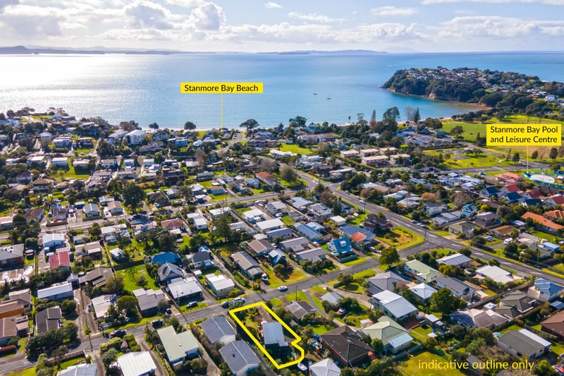 31 Holiday Road, Stanmore Bay, Whangaparaoa - Carousel 1