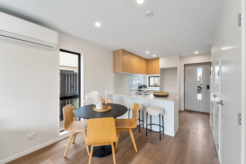 29 Selo Street, Glen Eden, Auckland - Carousel 1