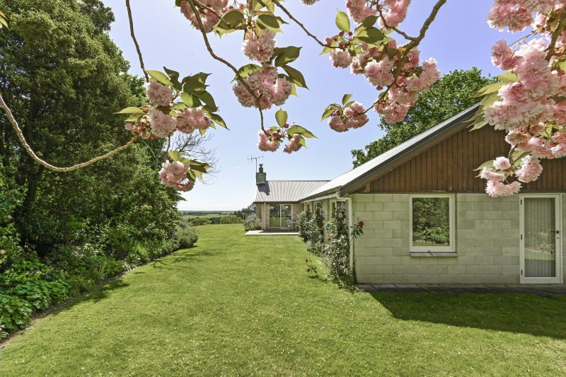 28 Longview Road, Poraiti, Napier - Carousel 2