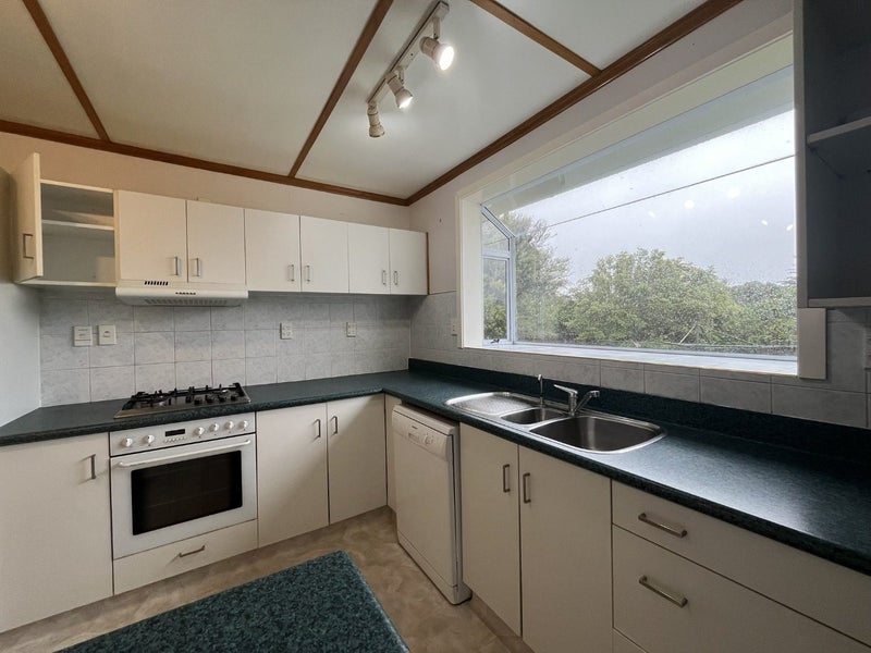 157 Park Road, Belmont, Lower Hutt - Carousel 2