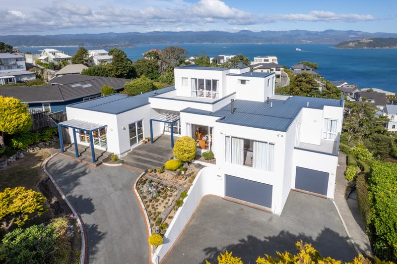 5 Rama Crescent, Khandallah, Wellington - Carousel 1