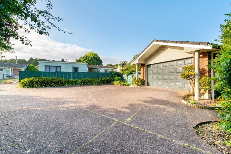 2/17 Arthur Road, Hillpark, Auckland - Carousel 2