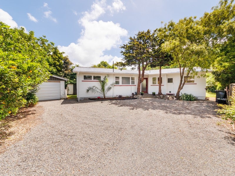 29 St Albans Avenue, Hokowhitu, Palmerston North - Carousel 1