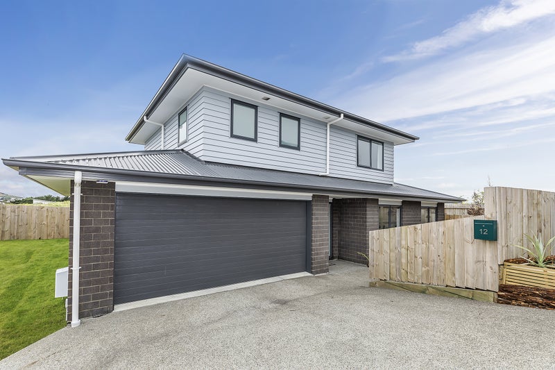 12 Epic Way, Newlands, Wellington - Carousel 1