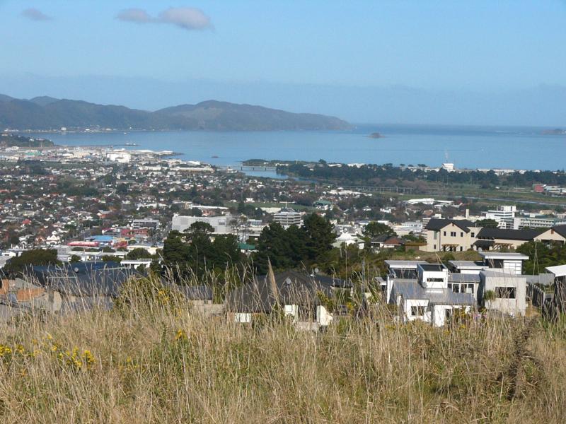 5 Winifred Way, Belmont, Lower Hutt - Carousel 10