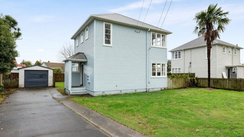 11 Old Farm Road, Hamilton East, Hamilton - Carousel 1