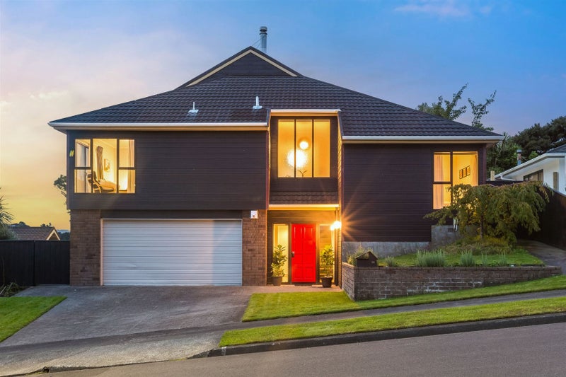 14 Spyglass Lane, Whitby, Porirua - Carousel 1