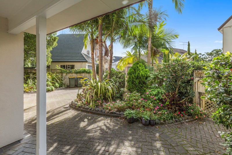 2/37 Uppingham Crescent, Hillcrest, Auckland - Carousel 2