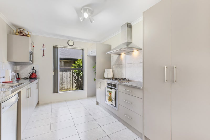 14 Christobel Circle, Huntington, Hamilton - Carousel 2