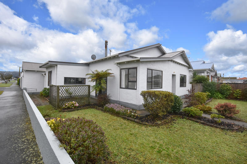 12 Larkworthy Street, Saint Kilda, Dunedin - Carousel 1