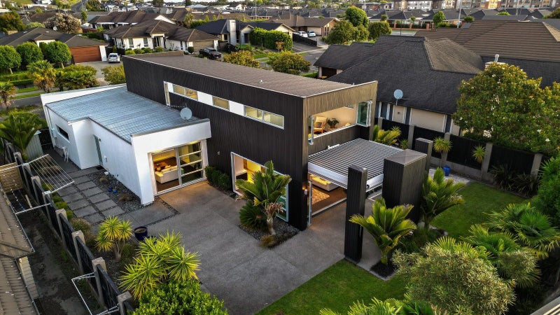 7 Woodridge Drive, Flagstaff, Hamilton - Carousel 1