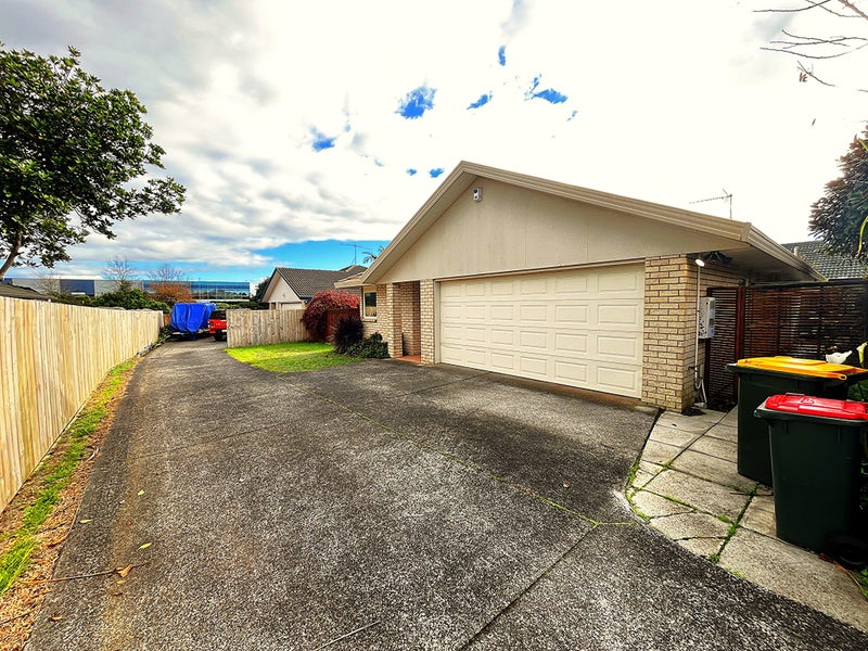 52 Huntington Drive, Huntington Park, Auckland - Carousel 2