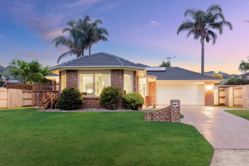 27 Donnington Place, Bethlehem, Tauranga - Carousel 1