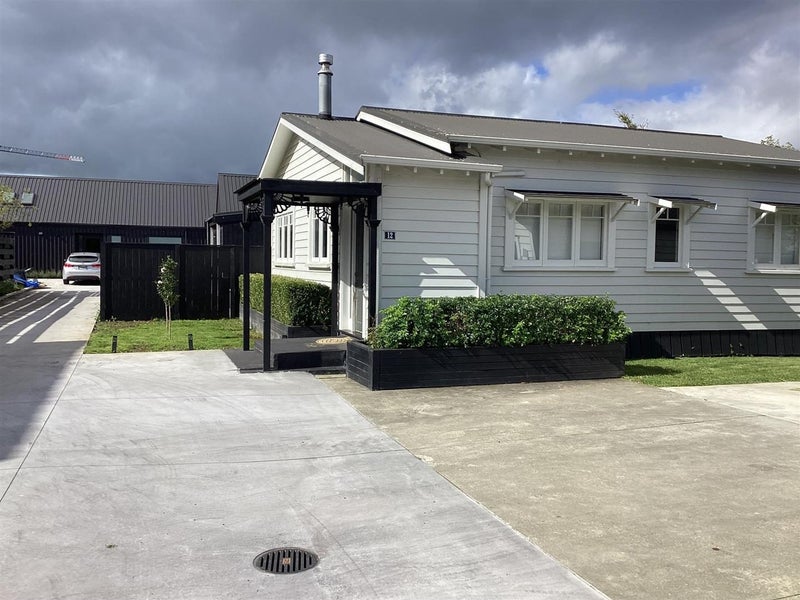 12 Monument Road, Papakura - Carousel 1
