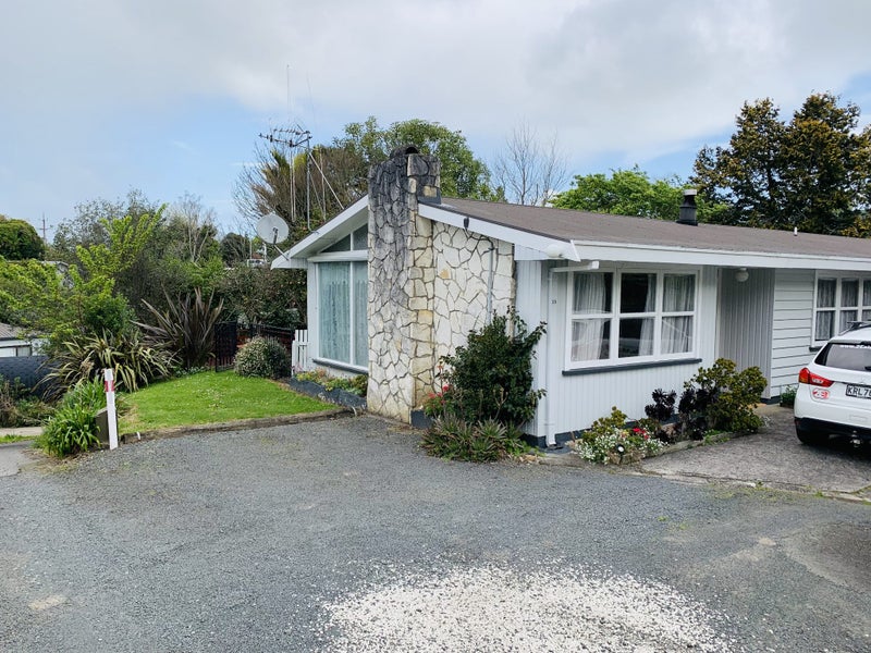 15 Clark Place, Hillcrest, Hamilton - Carousel 1