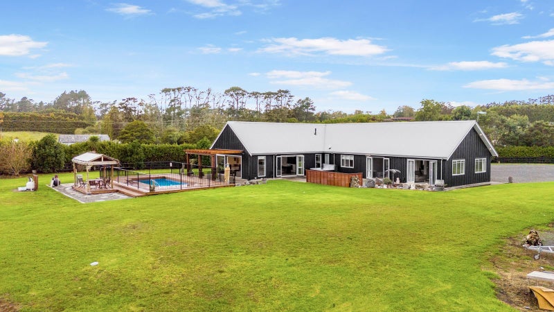 104 Foster Road, Kumeu - Carousel 1