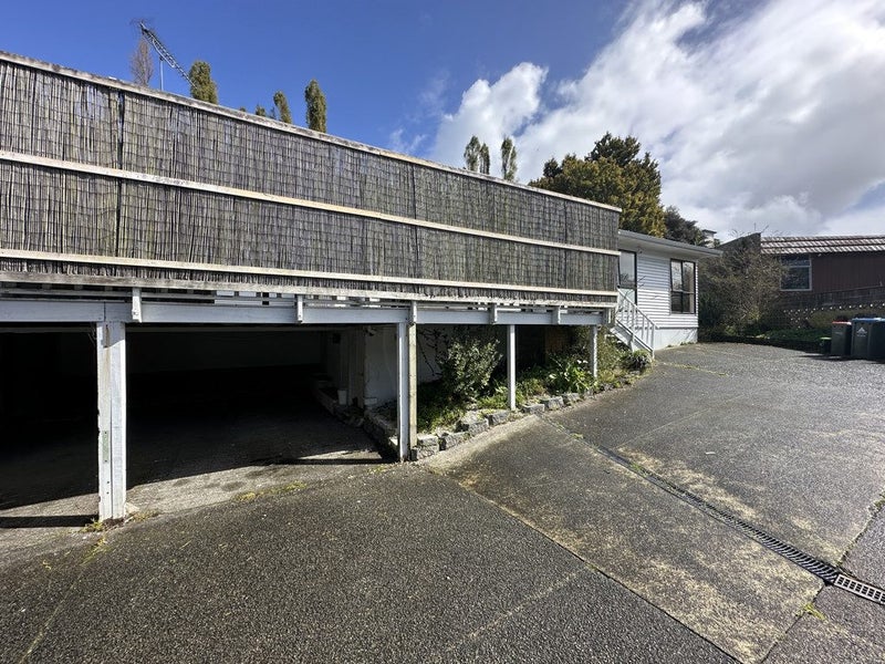 5A Marconi Place, New Windsor, Auckland - Carousel 2