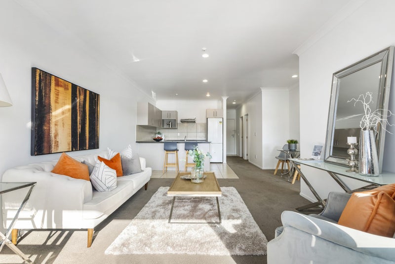 211/3 Morningside Drive, St Lukes, Auckland - Carousel 1