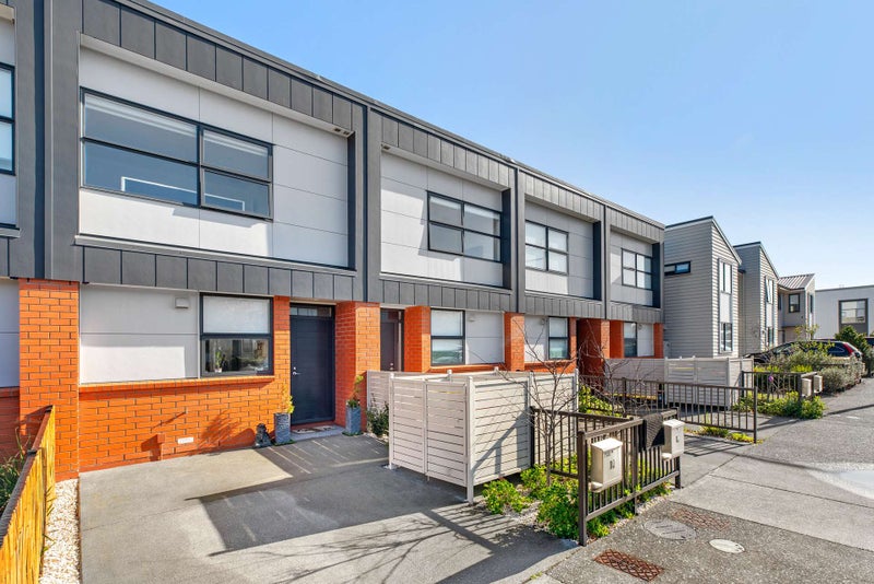 14 Haddington Drive, Flat Bush, Auckland - Carousel 1