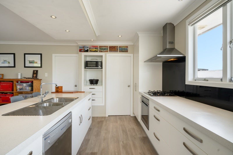 24 Carlton Street, Bellevue, Tauranga - Carousel 2