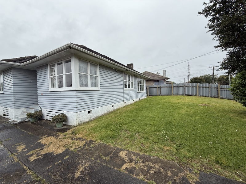 18 Crown Crescent, Otara, Auckland - Carousel 2