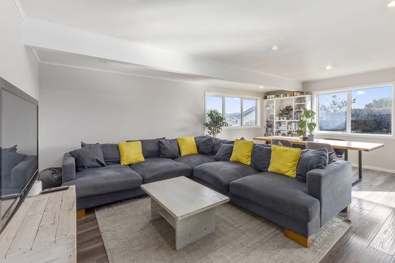 28 Arahanga Grove, Maupuia, Wellington - Carousel 2