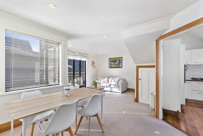 10 Barton Terrace, Thorndon, Wellington - Carousel 2