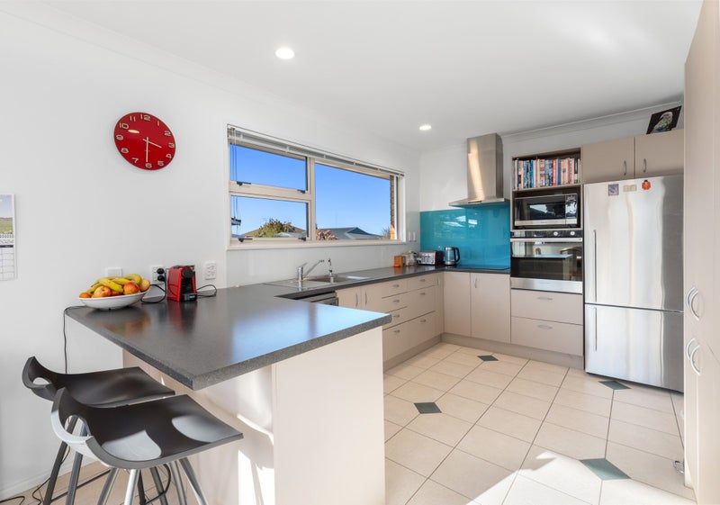 38 Ridge Street, Otumoetai, Tauranga - Carousel 2