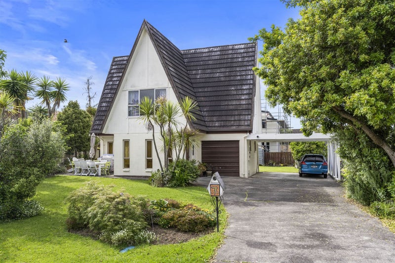 7 Bacot Place, Howick, Auckland - Carousel 1