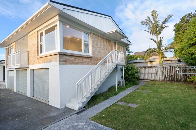 4/52 St Michaels Avenue, Point Chevalier, Auckland - Carousel 1