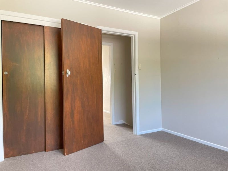 1/87 Pinehaven Road, Pinehaven, Upper Hutt - Carousel 9