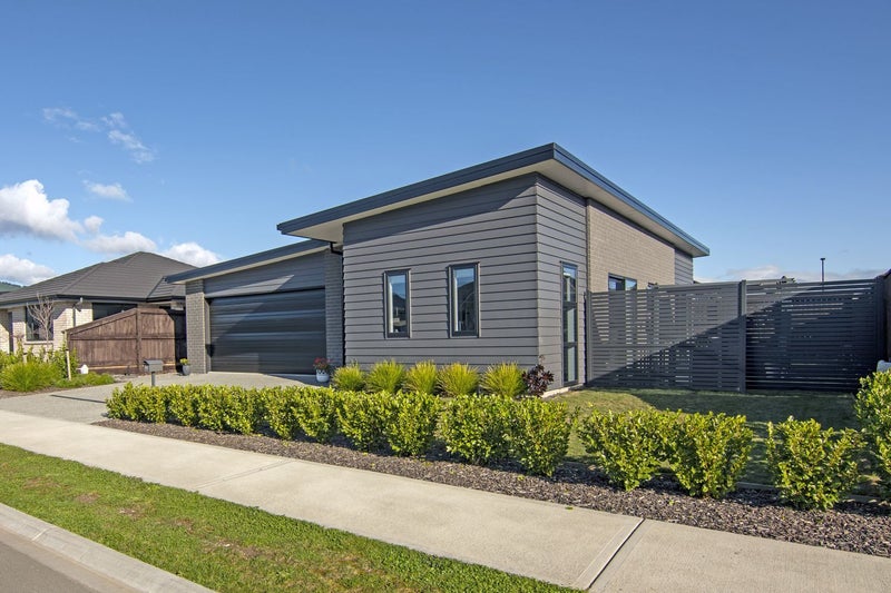 50 Midlane Crescent, Appleby, Richmond - Carousel 1