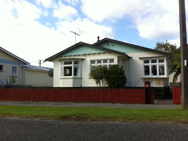 65 Nelson Quay, Cobden, Greymouth - Carousel 1