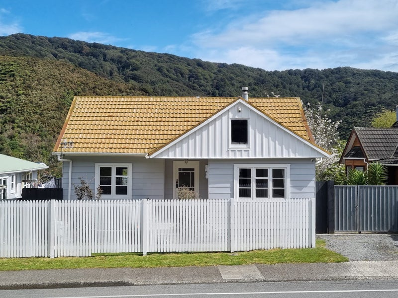 104 Coast Road, Wainuiomata, Lower Hutt - Carousel 17