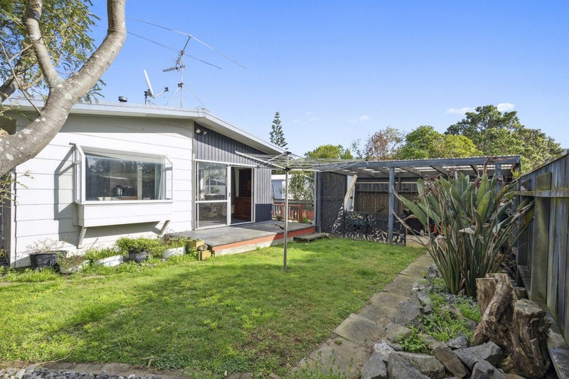 7 Downs View Place, Pukerua Bay, Porirua - Carousel 1